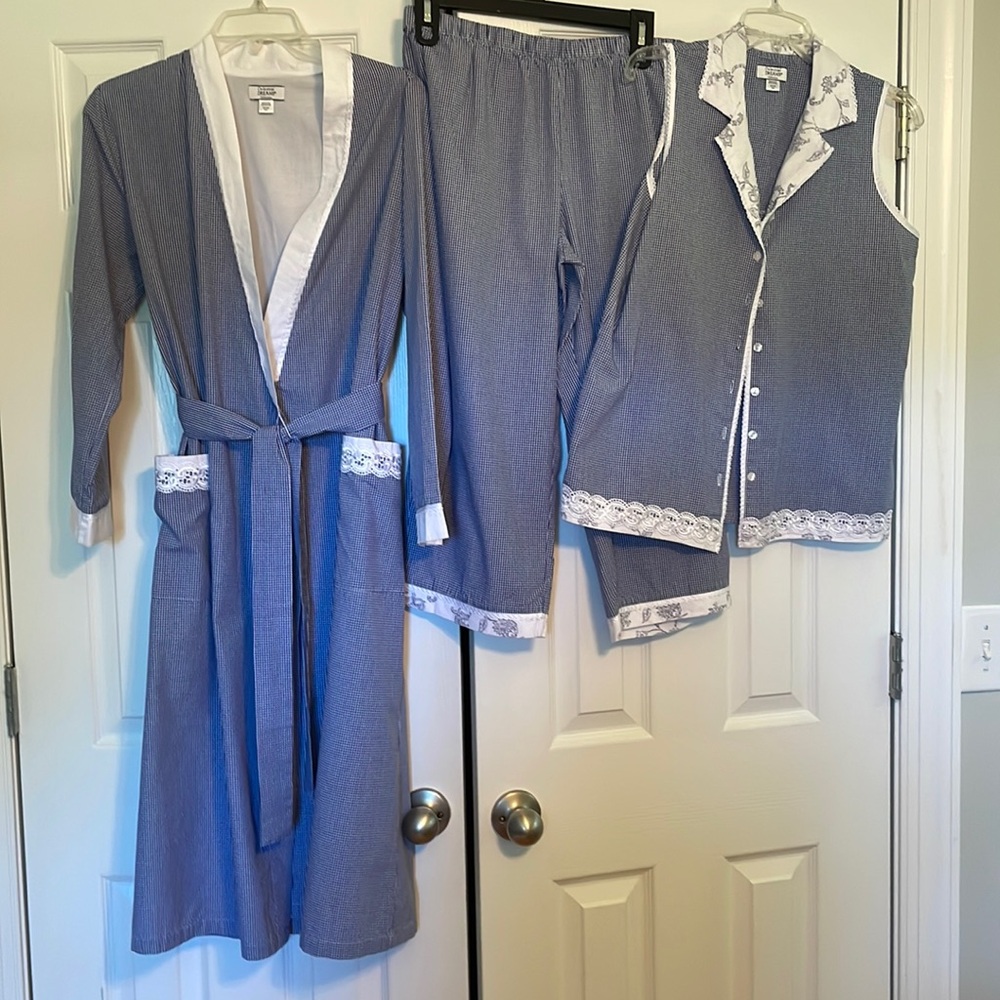Robe/Pajama Ensemble